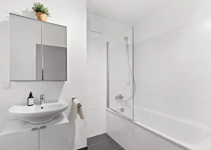 Fast Wifi I 3 Min Walk To Metro I On-site Parking For 19,90 Eur Apartman Bécs