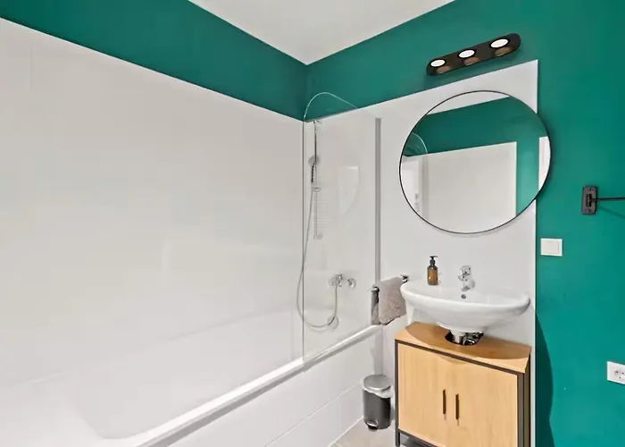 Fast Wifi I 3 Min Walk To Metro I On-site Parking For 19,90 Eur Apartman Bécs